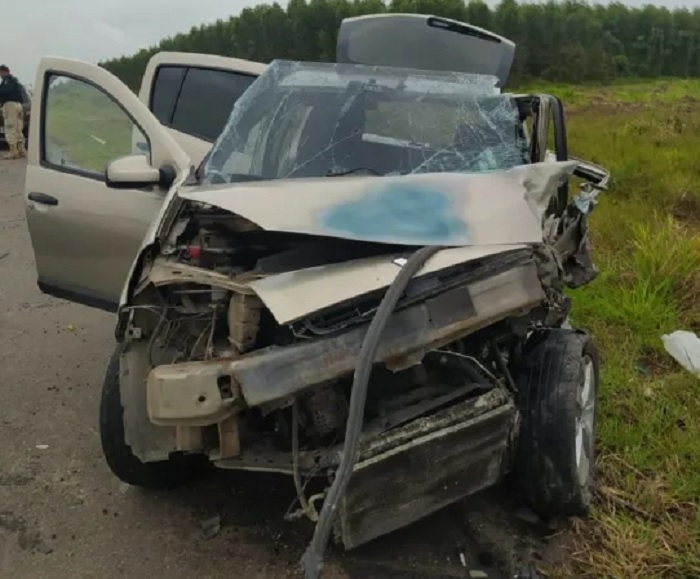 Colisão entre dois carros na BR-418 deixa cinco pessoas feridas