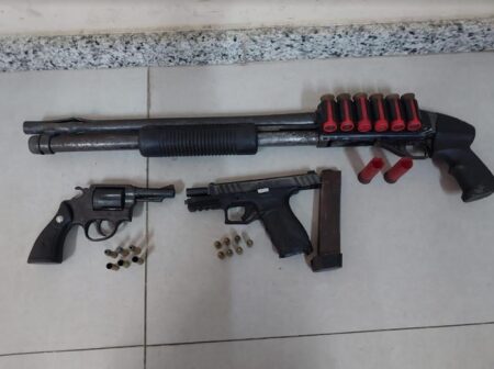 PM liberta refém e apreende três armas na cidade de Eunápolis