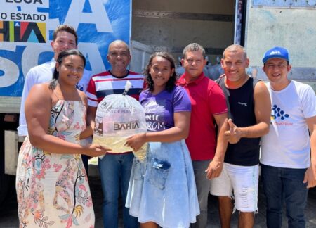 Prefeitura de Prado e Bahia Pesca entregam 30 mil alevinos aos piscicultores do município