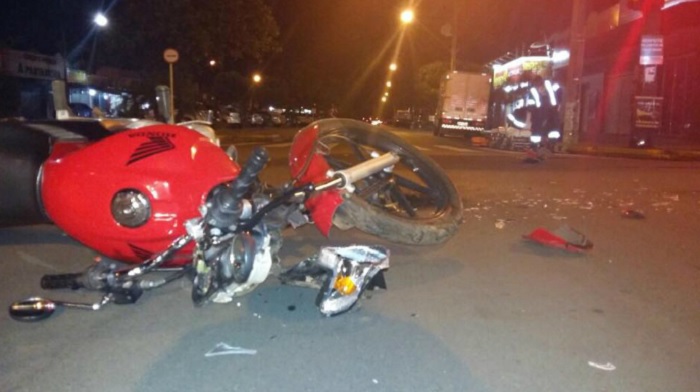 Motociclista que bateu em viatura dos bombeiros na BR-418 morre ao dar entrada no hospital