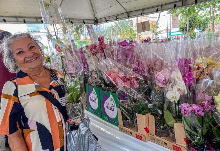 “Eunápolis em Flor” oferece grande diversidade de espécies florais na Praça da Matriz