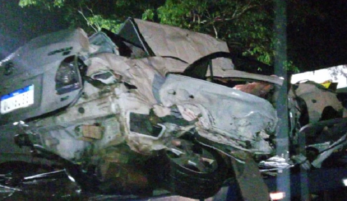 Colisão entre carro e caminhão provoca a morte de dois teixeirenses na BR-101