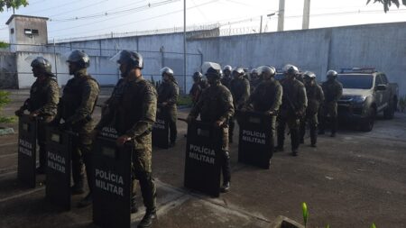 Celulares, drogas e armas brancas são encontrados no Conjunto Penal de Teixeira de Freitas