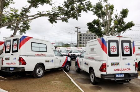 Governo do Estado entrega ambulâncias para cidades do Extremo Sul