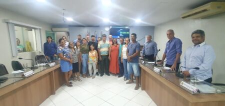 APLB Sindicato de Medeiros Neto comemora vitória histórica com aprovação de reajuste salarial