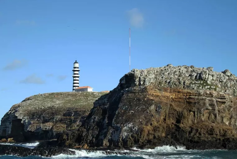 Explore os tesouros submersos e as maravilhas naturais de Abrolhos