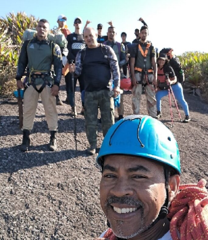 Desbravando o Monte Pescoço em uma jornada vertical em Itamaraju