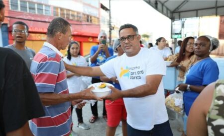 Natal Social: Governo do Estado distribui 1.5 mil refeições para população de rua