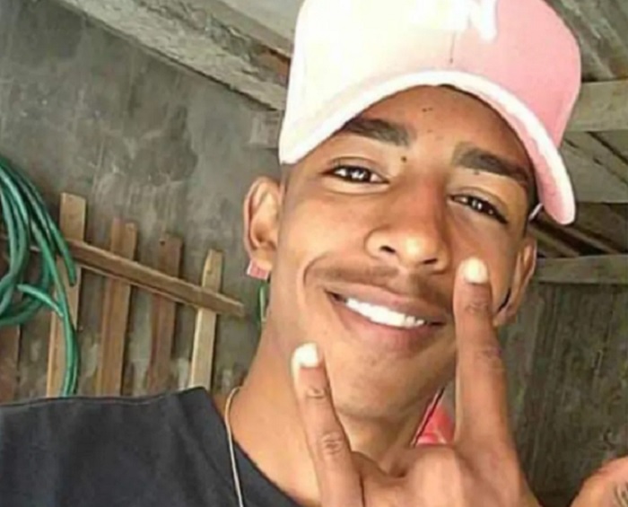 Filho de pastor é assassinado a tiros ao sair de igreja em cidade na BA