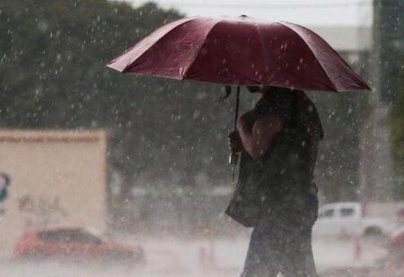 Inmet emite alerta de tempestade para todos os municípios da BA