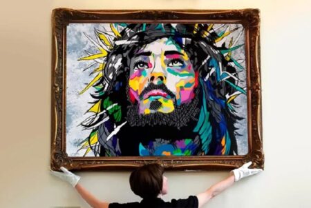 Faces de Cristo em cores vibrantes: Exposição de D’jane Silper encanta Teixeira de Freitas