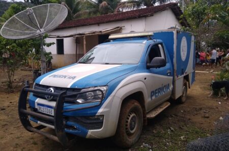 Homem é morto a facadas após discussão na zona rural de Itamaraju; suspeito é preso