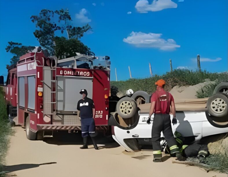 Mulher perde a vida em acidente de carro em estrada na zona rural