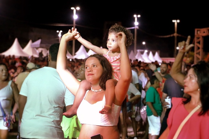 Festival da Virada de Mucuri ilumina o início de 2024 com anúncio de atrações para o Carnaval