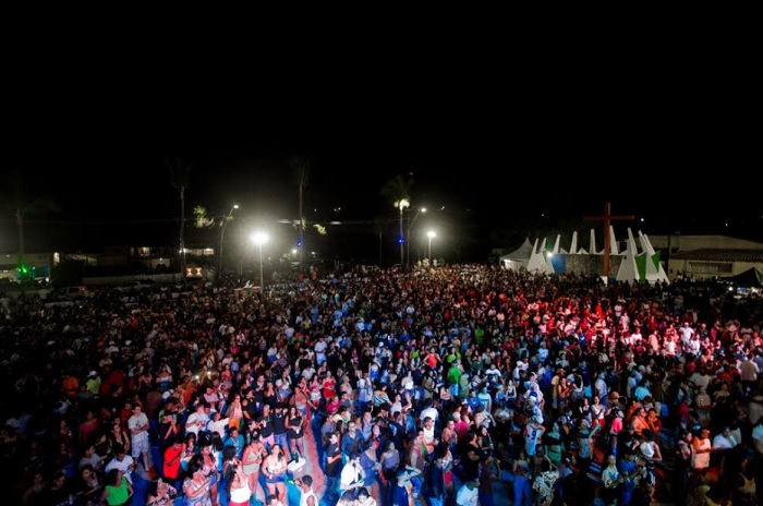 Clima de Réveillon toma conta de Cabrália na primeira noite de festa; veja fotos