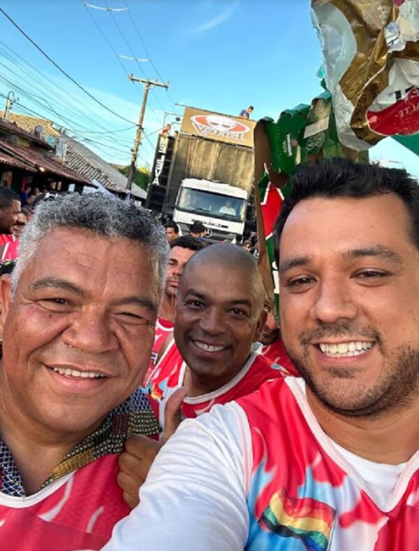 Carnaval 2024: Kiko Mascarenhas curte Bloco MST Folia com Valmir Assunção e lideranças