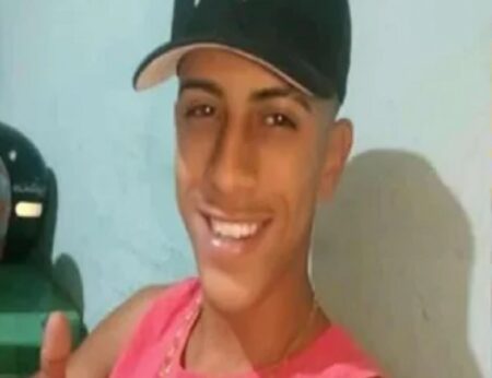 Homem é executado em bar em Teixeira de Freitas; adolescente fica gravemente ferida