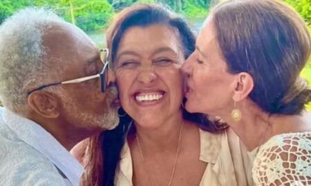 Gil, Maria Bethânia e Caetano Veloso homenageiam Regina Casé pelos 70 anos