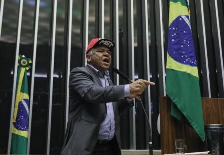 Em meio a tumulto Bolsonarista, Valmir Assunção diz que “MST não se dobrará ao agronegócio”