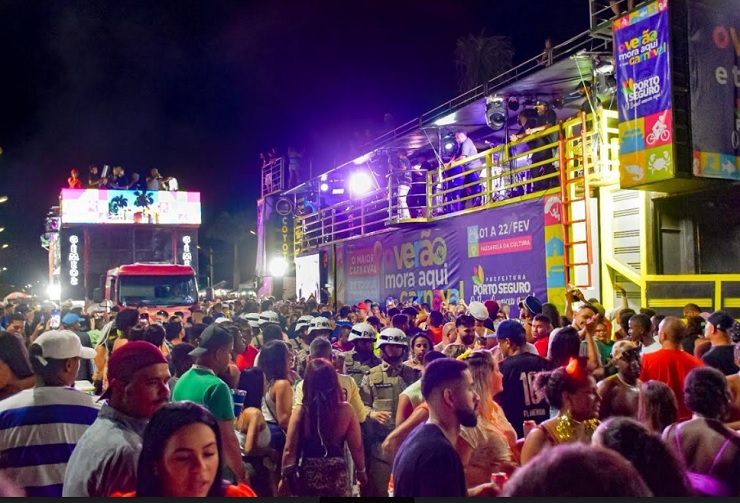 Carnaval de Porto Seguro vive explosão de alegria com Dudu Nobre e várias atrações
