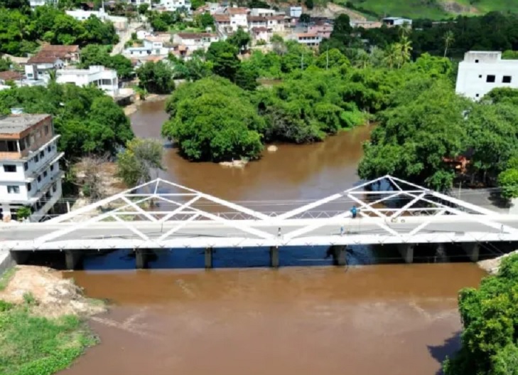 Governador autoriza projeto de barragem em Medeiros Neto para combater enchentes