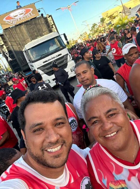 Carnaval 2024: Kiko Mascarenhas curte Bloco MST Folia com Valmir Assunção e lideranças