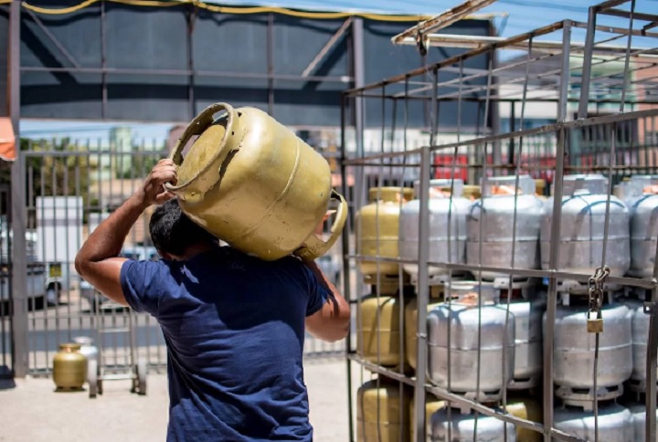 Preço do gás de cozinha pode chegar a R$ 140 com novo aumento