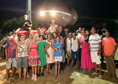 Cassio Cocobongo entrega trator para  Associação Hortifruti em Itamaraju