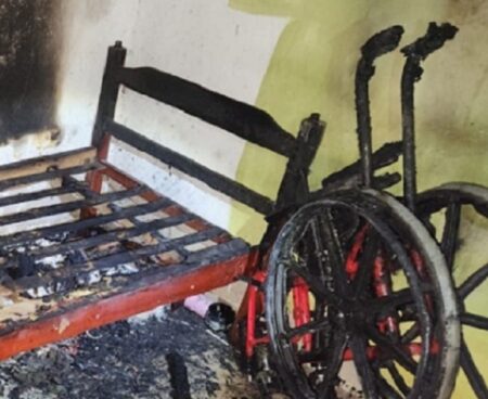 Cadeirante morre queimado após vela causar incêndio em sua residência