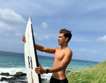 Surfista baiano disputa provas em Pernambuco antes de seguir para temporada na Indonésia