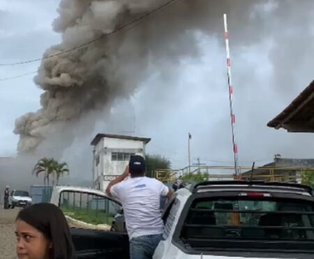 Incêndio atinge Central de Tratamento da Embasa em Itamaraju