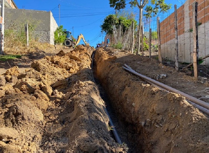 Embasa combate ligações clandestinas de água em bairro de Arraial d’Ajuda