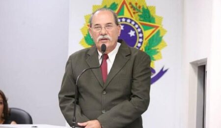 Teixeira de Freitas se despede do ex-prefeito Wagner Mendonça