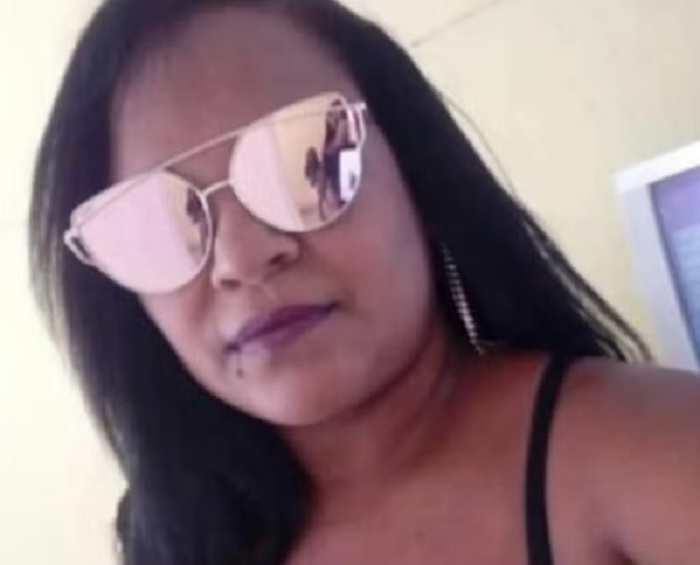 Mulher é assassinada a tiros na frente dos filhos de 9 e 10 anos 