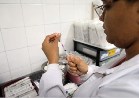Novo medicamento antiviral contra HIV apresenta proteção de 100% em mulheres