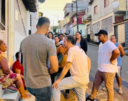 Pré-candidato Dr. Christiano Barreto realiza caminhada pelo bairro de Fátima em Itamaraju