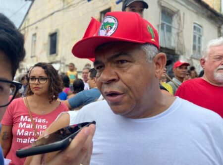 Valmir Assunção persiste na inclusão da carne na cesta básica em meio a tensões na reforma tributária
