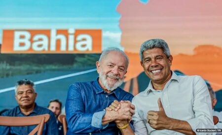 Ao lado de Jerônimo, Lula inaugura obras e anuncia investimentos na Bahia