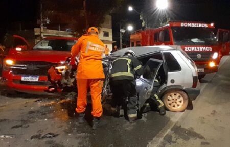 Colisão entre veículos causa morte de motorista em avenida no centro de Teixeira de Freitas