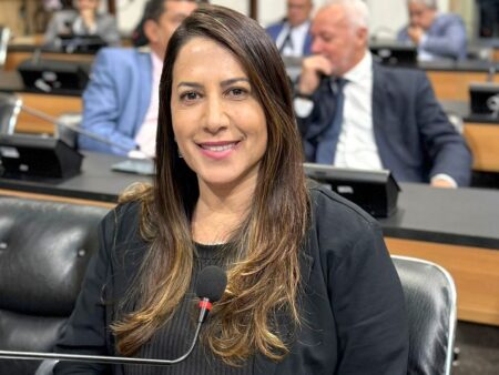 Claudia Oliveira, do PSD, lidera pesquisa eleitoral em Porto Seguro