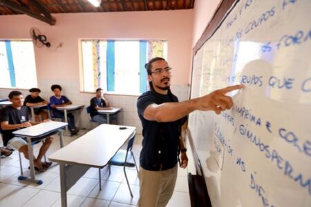 Governo da BA reforça compromisso com a educação e convoca 1.677 novos profissionais