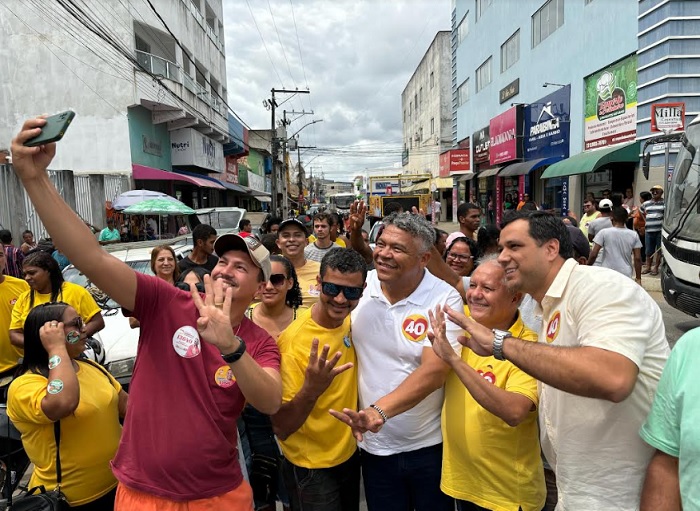 Luiz Mário realiza maior caminhada da história ao lado de apoiadores e líderes políticos