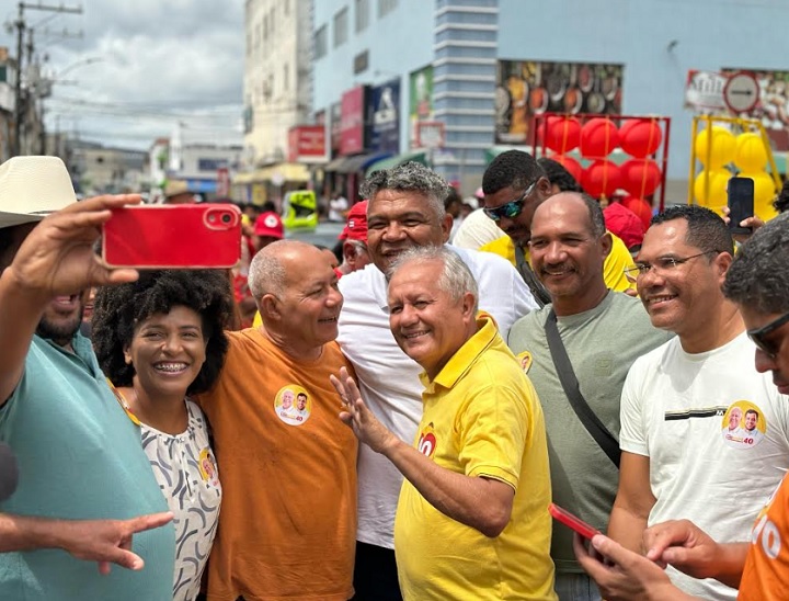 Luiz Mário realiza maior caminhada da história ao lado de apoiadores e líderes políticos