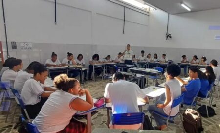 Estudantes de Teixeira de Freitas desenvolvem competências empreendedoras com apoio do Sebrae