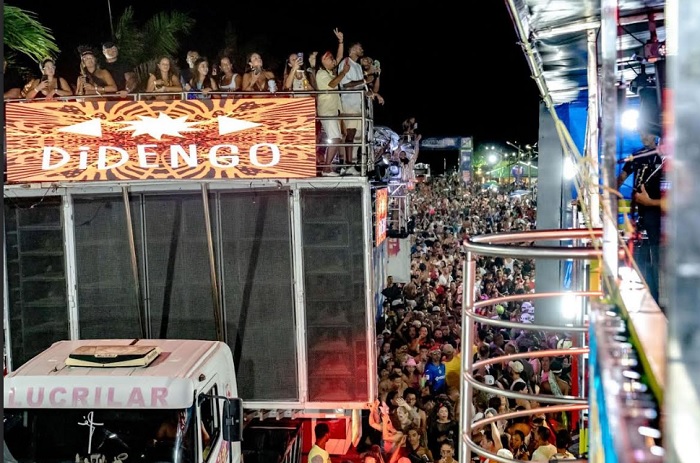 Última noite do Carnaval de Porto Seguro é embalada por ícones do axé music Última noite do Carnaval de Porto Seguro é embalada por ícones do axé music