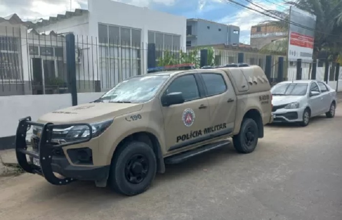 Casal é preso em Itamaraju acusado de tráfico de drogas Casal é preso em Itamaraju acusado de tráfico de drogas