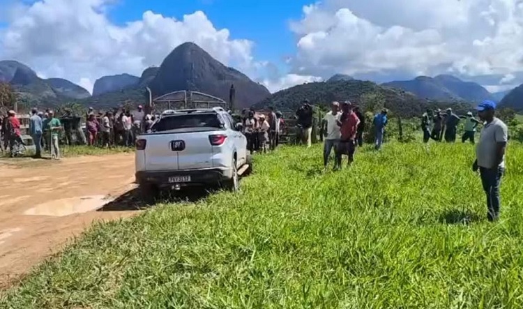 Grupo de fazendeiros tenta retomar área ocupada pelo MST em Guaratinga