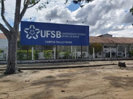 UFSB prorroga inscrições para concurso com salários de mais de R$ 5 mil