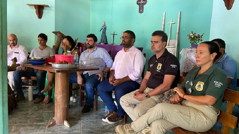 Governo do Estado ouve demandas dos indígenas Pataxó em Itamaraju Governo do Estado ouve demandas dos indígenas Pataxó em Itamaraju