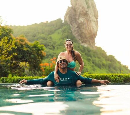 Carla Perez e Xanddy curtem dias de descanso em Fernando de Noronha